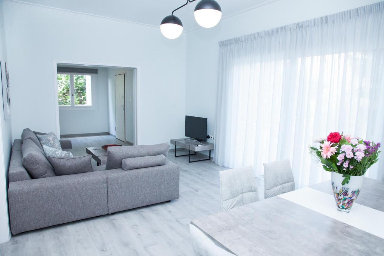 Sunny And Minimal Apt In Glyfada With 3 Bdrm Athens Exterior photo