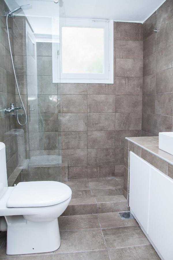 Sunny And Minimal Apt In Glyfada With 3 Bdrm Athens Exterior photo